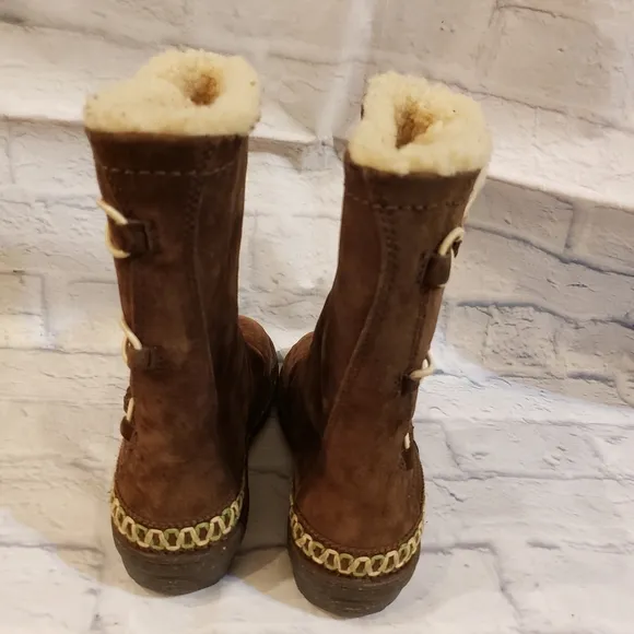Ugg Kona Boots Size 8 chocolate brown