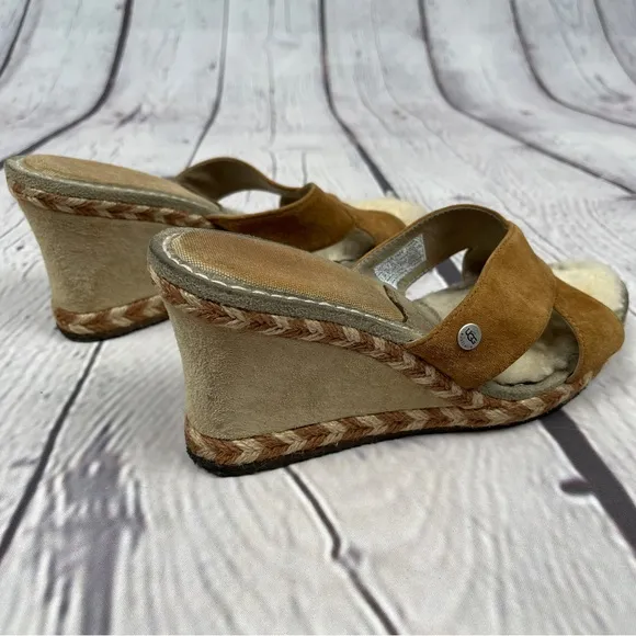UGG Margot suede wedge sandals fur lined light brown slip on shoes, size 8