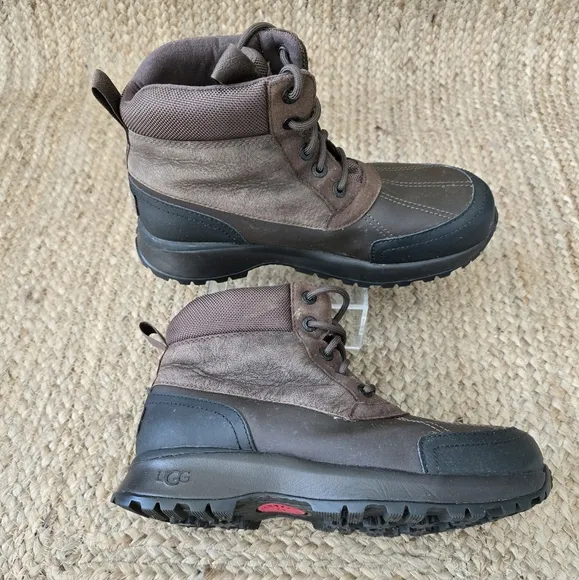 UGG Men's Emmett Duck Boots size 7
