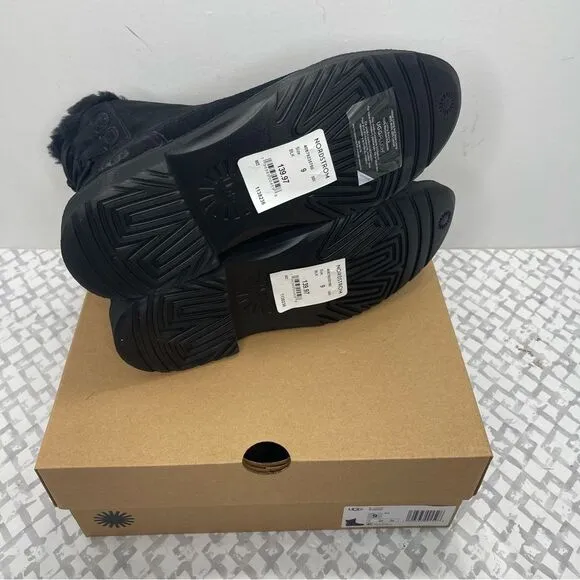 UGG Naiyah Size 9 Black Suede Leather Water repelling Short Winter Boots