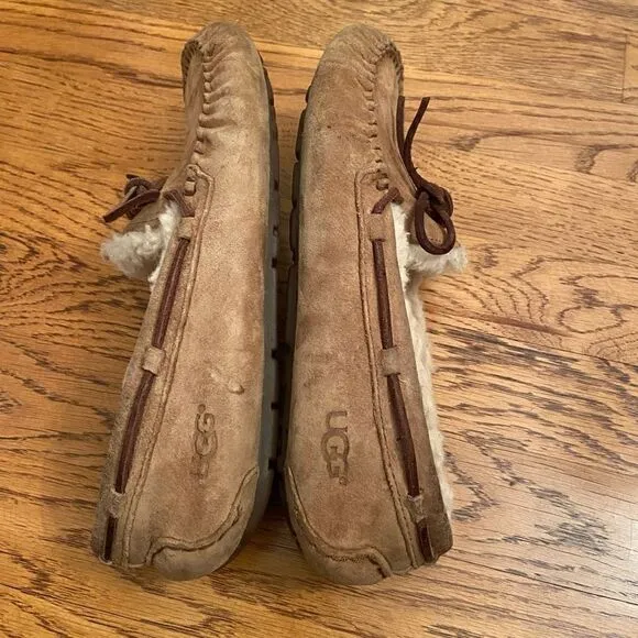 UGG womens slip on moccasin house shoessize 8 tan
