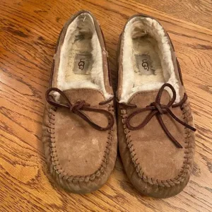 UGG womens slip on moccasin house shoessize 8 tan