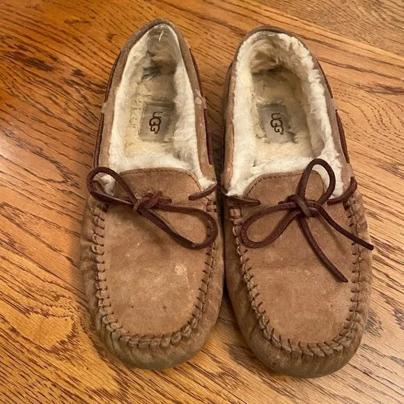 UGG womens slip on moccasin house shoessize 8 tan