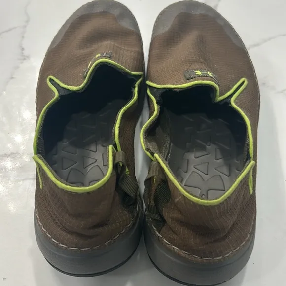 Under Armour Men’s Spike Camp Slip On Shoes. Size 10