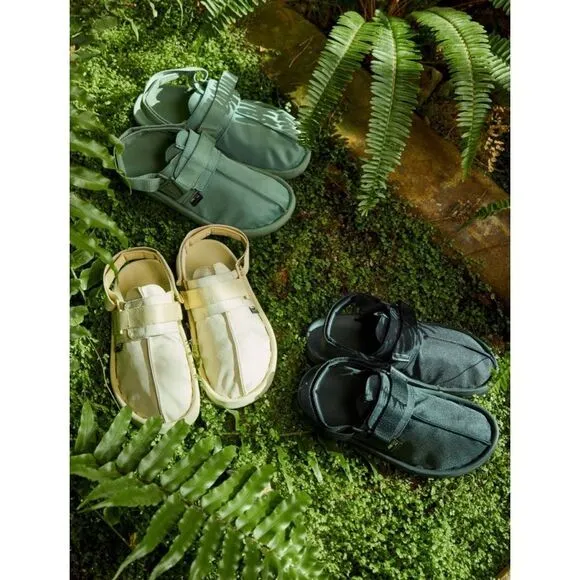 Urban Outfitters x Reebok Beatnik Sharktooth Clog Sandals $120