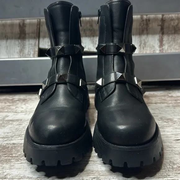Vaneli Zinky Boots 🥾 Women’s size 9M