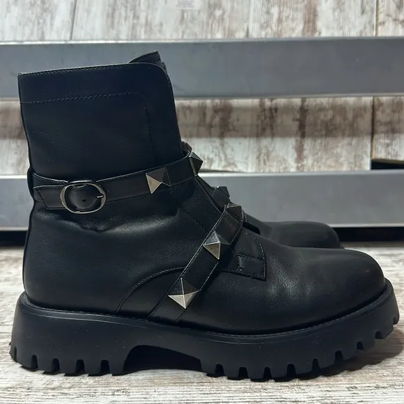 Vaneli Zinky Boots 🥾 Women’s size 9M