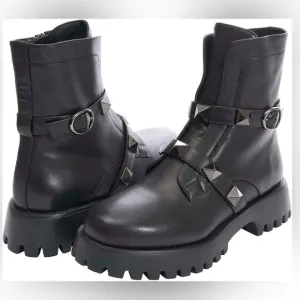 Vaneli Zinky Boots 🥾 Women’s size 9M