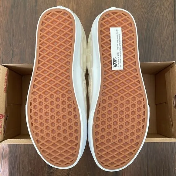 vans women classic slip on checkboard stars Tan size 6.5