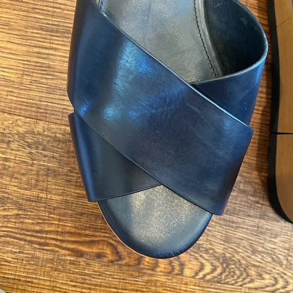 Veronica Beard / crisscross new Wynie Platform Sandals black leather 7.5