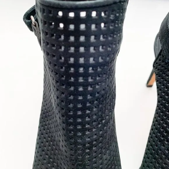 Vince Aden Laser Cut Peep Toe Slingback Black Heel Sandals Size 8