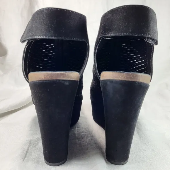 Vince Camuto Kyrene Black Leather SANDALS Womens Size 6.5M Wedge Heels Platform