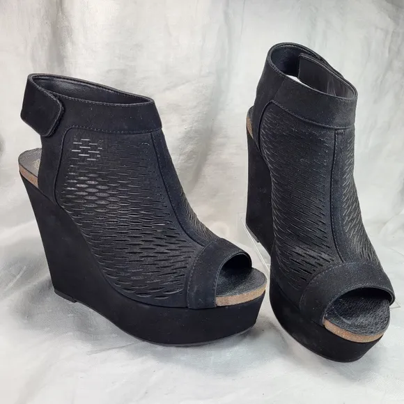 Vince Camuto Kyrene Black Leather SANDALS Womens Size 6.5M Wedge Heels Platform