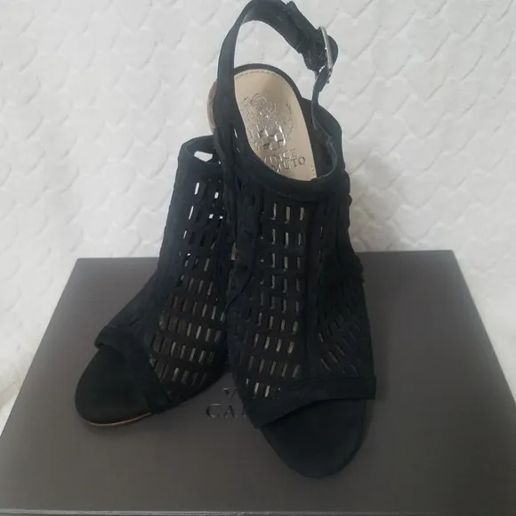 ⚘️Vince Camuto Refista Shootie Sandals