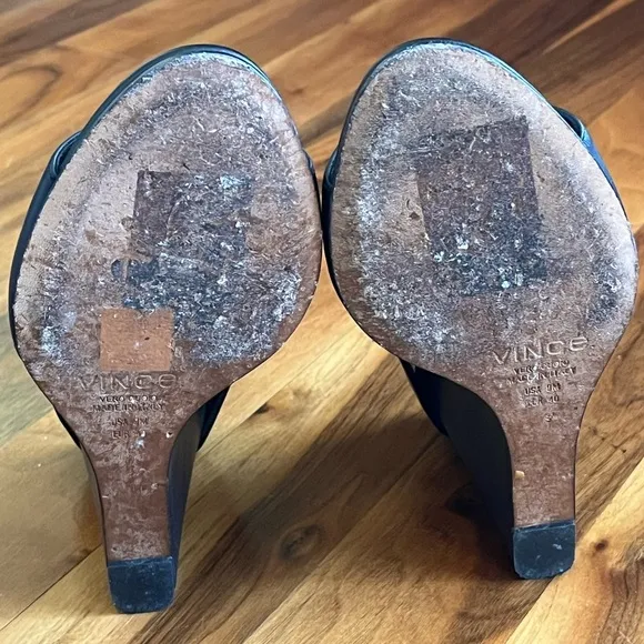VInce Kaya leather cut out accent sandals, USED