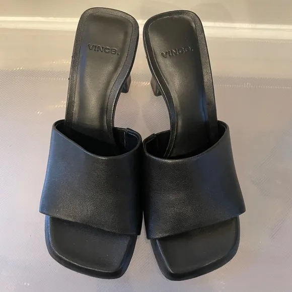 Vince Square toe mule sandals in black leather size 6.5/7 NWT