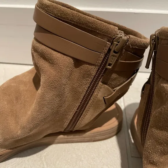 Vince Suede Open Toe Sandals