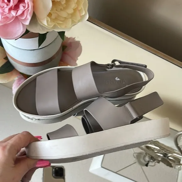 VINCE Tan Summer Sandals