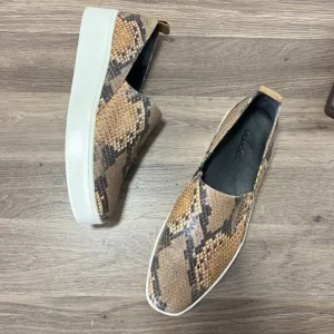Vince Women's Saxon 2 Brown Leather Animal Print Low Top Slip On Shoes Size 8.5M
