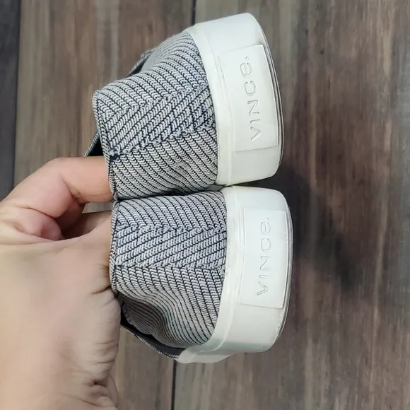 Vince Womens Slip On Fashion Trainers Sneakers Shoes sz 6M