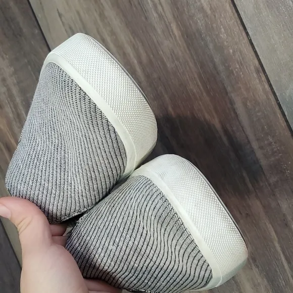 Vince Womens Slip On Fashion Trainers Sneakers Shoes sz 6M