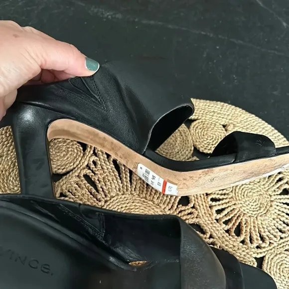 Vince Quinn Leather Heeled Sandals Heels Square Toe Women’s size 11