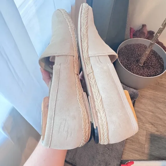 Vintage BALLY 1980s beige Slip-On Shoes
