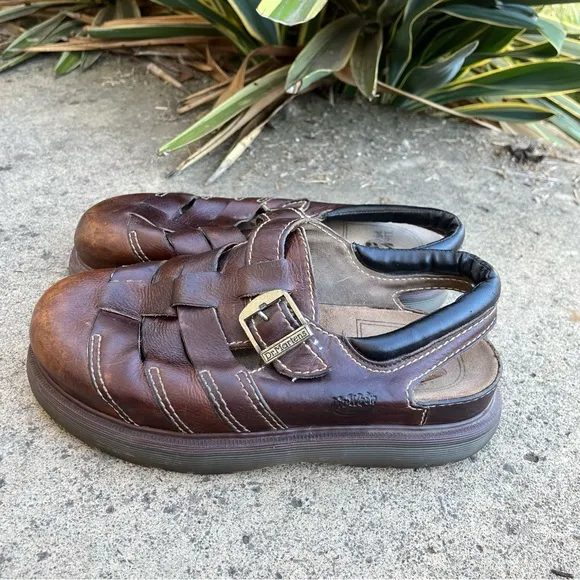 Vintage Dr. Martens Leather Closed Toe Fisherman Sandals Made in England MIE Y2K