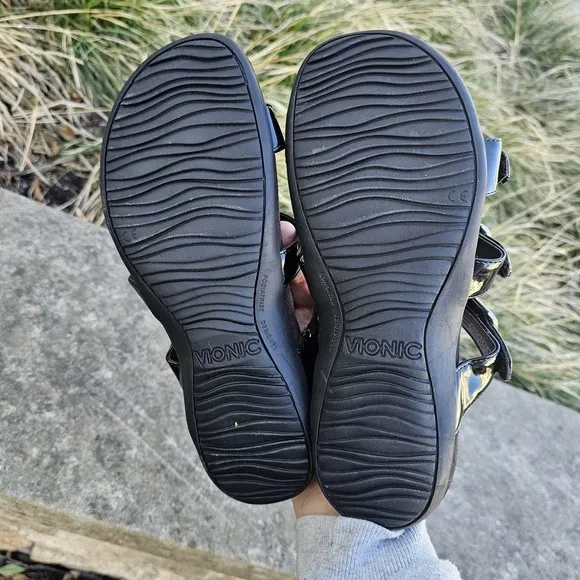 Vionic 10 Misa Slide Sandals Orthotic Shoe Black Patent Leather Hook Loop