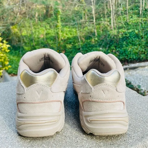 Vionic 23Walk 2.0 Men's Sneaker US 13 Suede Beige Walking Shoes Luxury EUC RARE