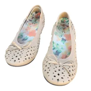 Vionic 8 Tan Leather Ballet Flat Spark Surlin Laser Cut Eyelet Orthotic Shoes