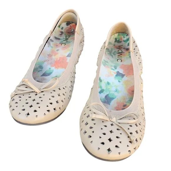Vionic 8 Tan Leather Ballet Flat Spark Surlin Laser Cut Eyelet Orthotic Shoes
