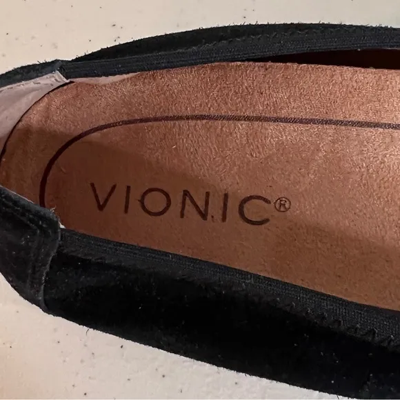 Vionic Black Suede Spark Maria Ballet Flat Shoes Orthotic Insole Womens Size 8.5