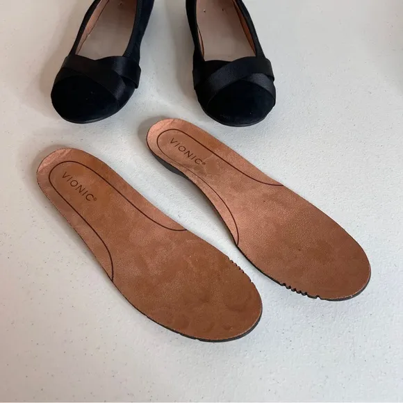 Vionic Black Suede Spark Maria Ballet Flat Shoes Orthotic Insole Womens Size 8.5