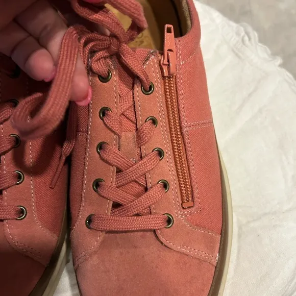 Vionic Coral Pink Suede &amp; Canvas Sneakers w/ Zip Detail - Women’s Size 10