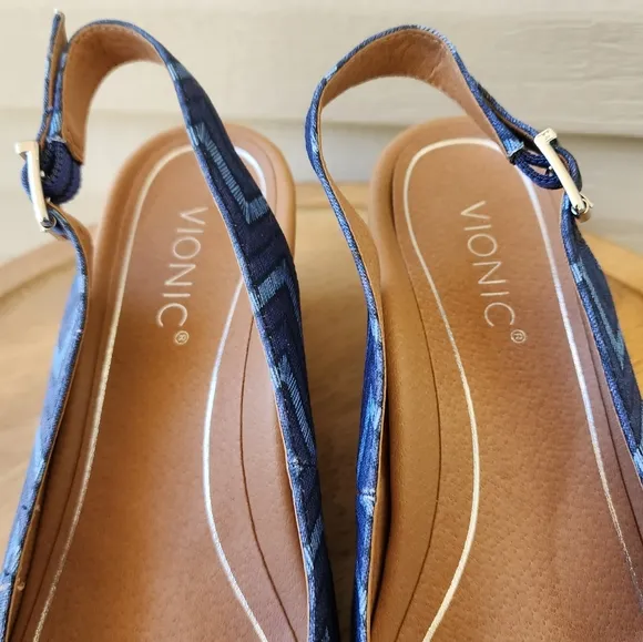 Vionic Coralina wedge sandals