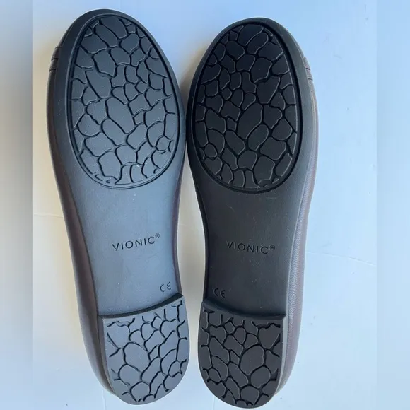 Vionic DELANIE FLAT ballet shoes in chocolate size 11