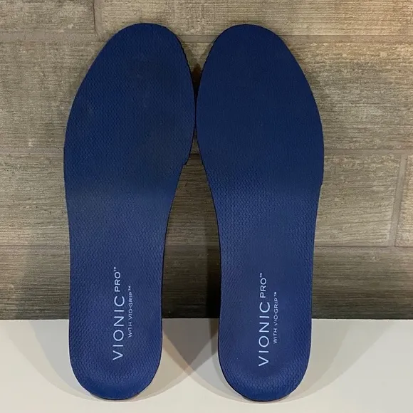 Vionic Fiona Pro Slip On Slip Resistant Shoes in Navy Chevron Size 8
