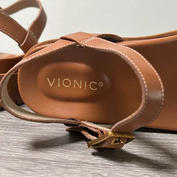 Vionic Jamie Women's Platform Lug Sandal Shoes