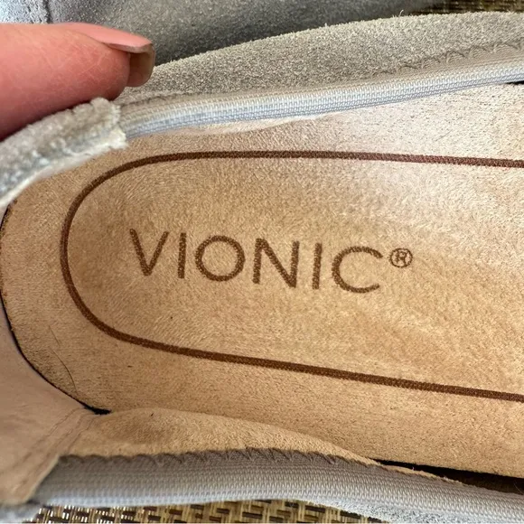 Vionic Maria Light Gray Suede Criss Cross Ribbon Ballet Flats Women's Size 8W