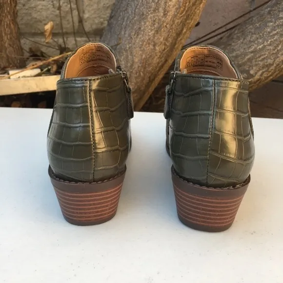 Vionic Marissa Ankle Boots Olive Green