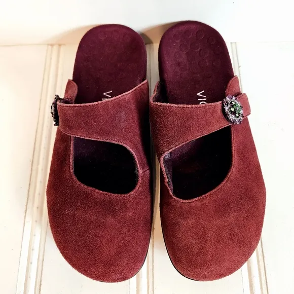 Vionic Mules Womens Size 7 Joan Burgundy Merlot  Suede Slip-On Shoes