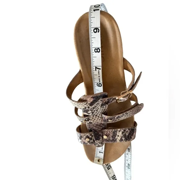 Vionic Radia Sandals Shoes Womens Size 8 Adjustable Beige Snake Strappy Orthotic