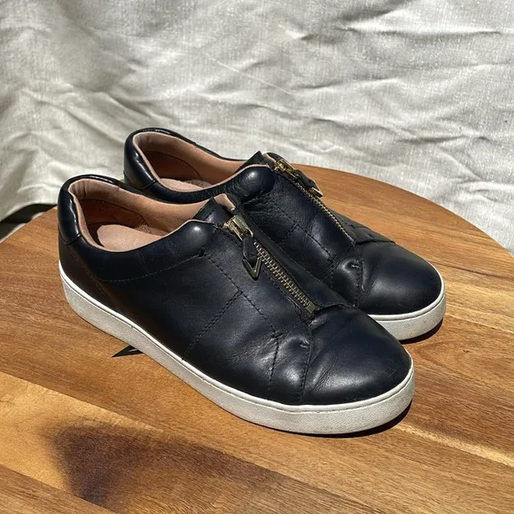 Vionic Splendid Ellis Women's Supportive Shoes Black Gold Accents Size 7.5