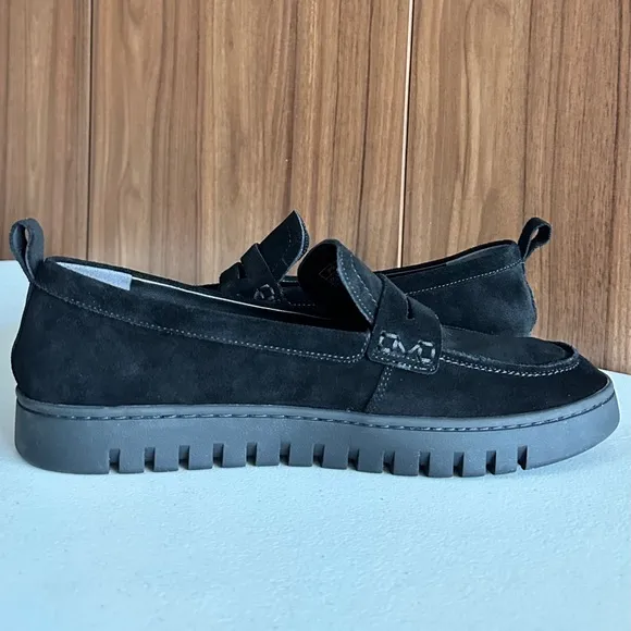 Vionic Uptown Loafer - black suede Size 11