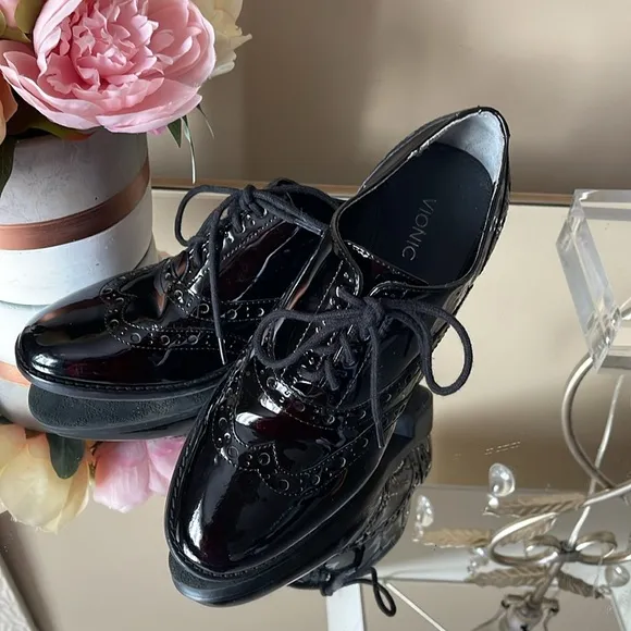 VIONIC WISE HADLEY ORTHOTIC BLACK PATENT LEATHER BROGUE OXFORD