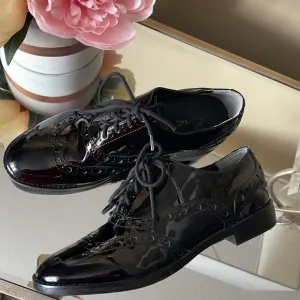 VIONIC WISE HADLEY ORTHOTIC BLACK PATENT LEATHER BROGUE OXFORD