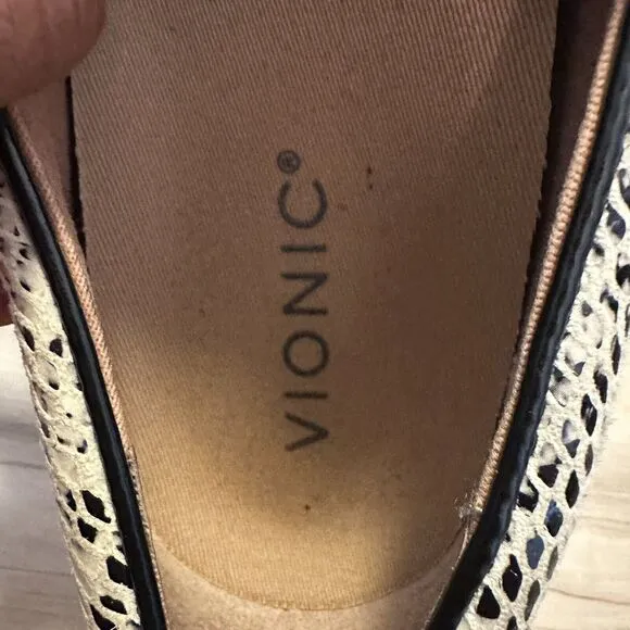 Vionic Women 9 Demetra Snake Skin Pattern Slip On Shoes