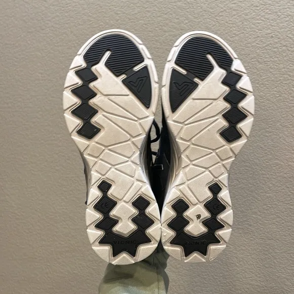 VIONIC Women's 335 Miles Sneakers Size 6.5