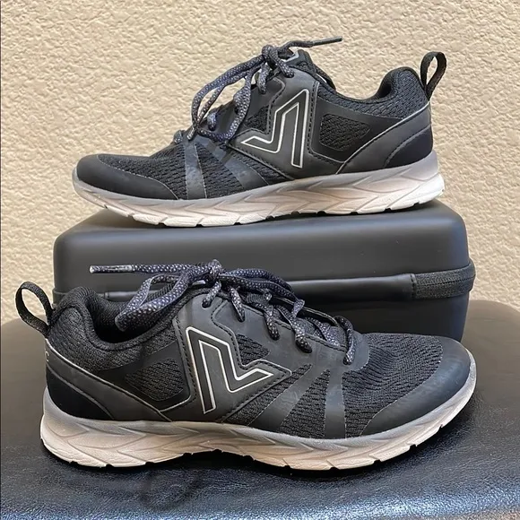 VIONIC Women's 335 Miles Sneakers Size 6.5